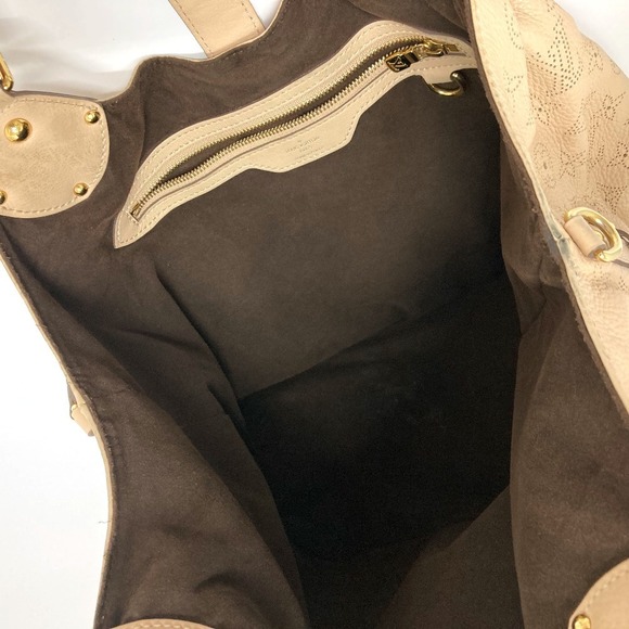 Louis Vuitton Monogram Mahina Shoulder Bag - Picture 6 of 10
